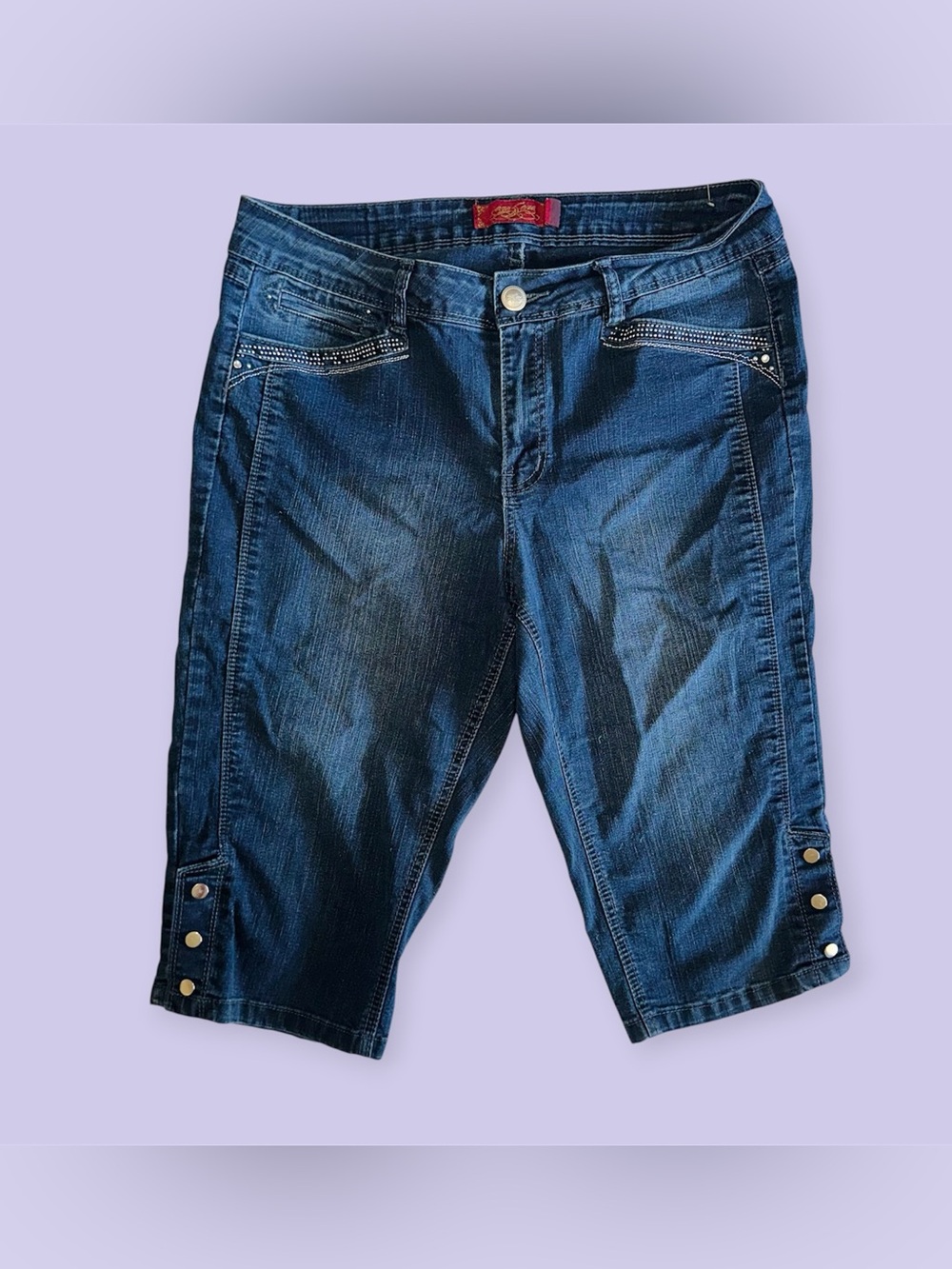 Woman’s Jean Capris